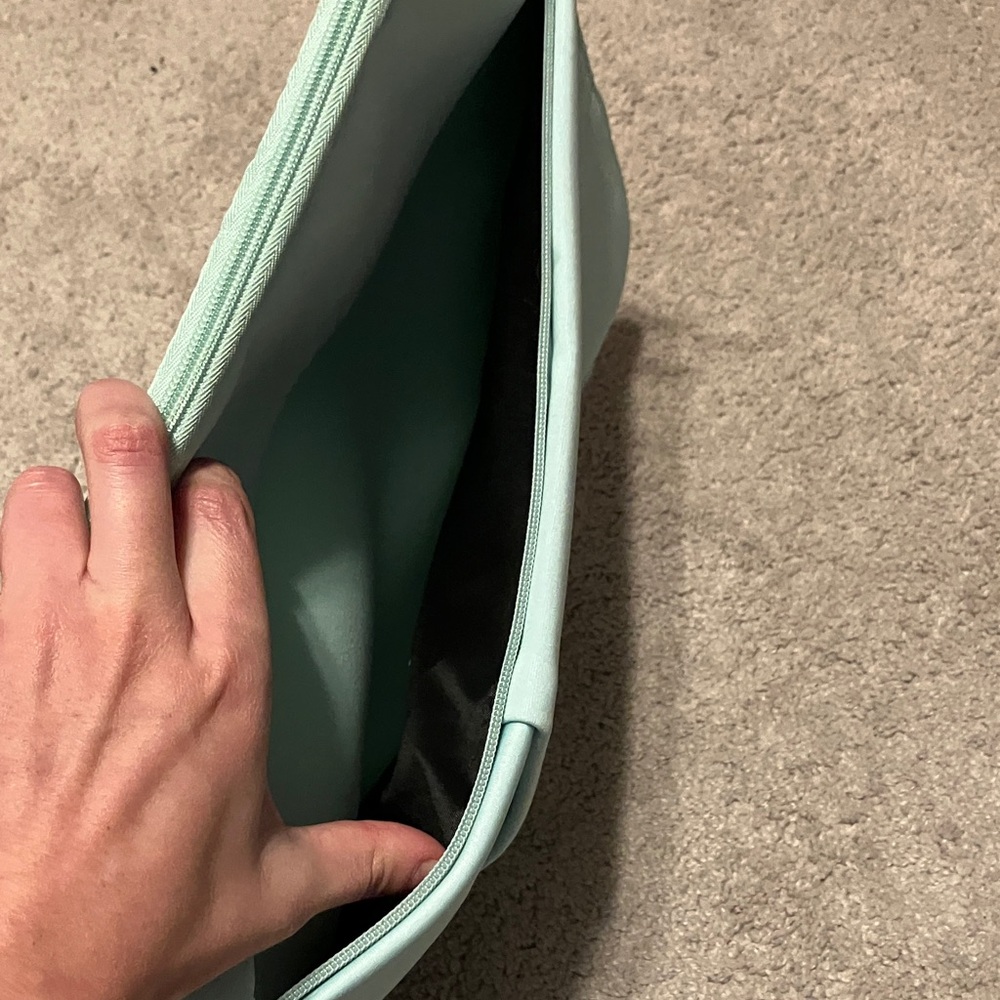 Laptop Case Mint Green 15x11 NWOT - Picture 3 of 8